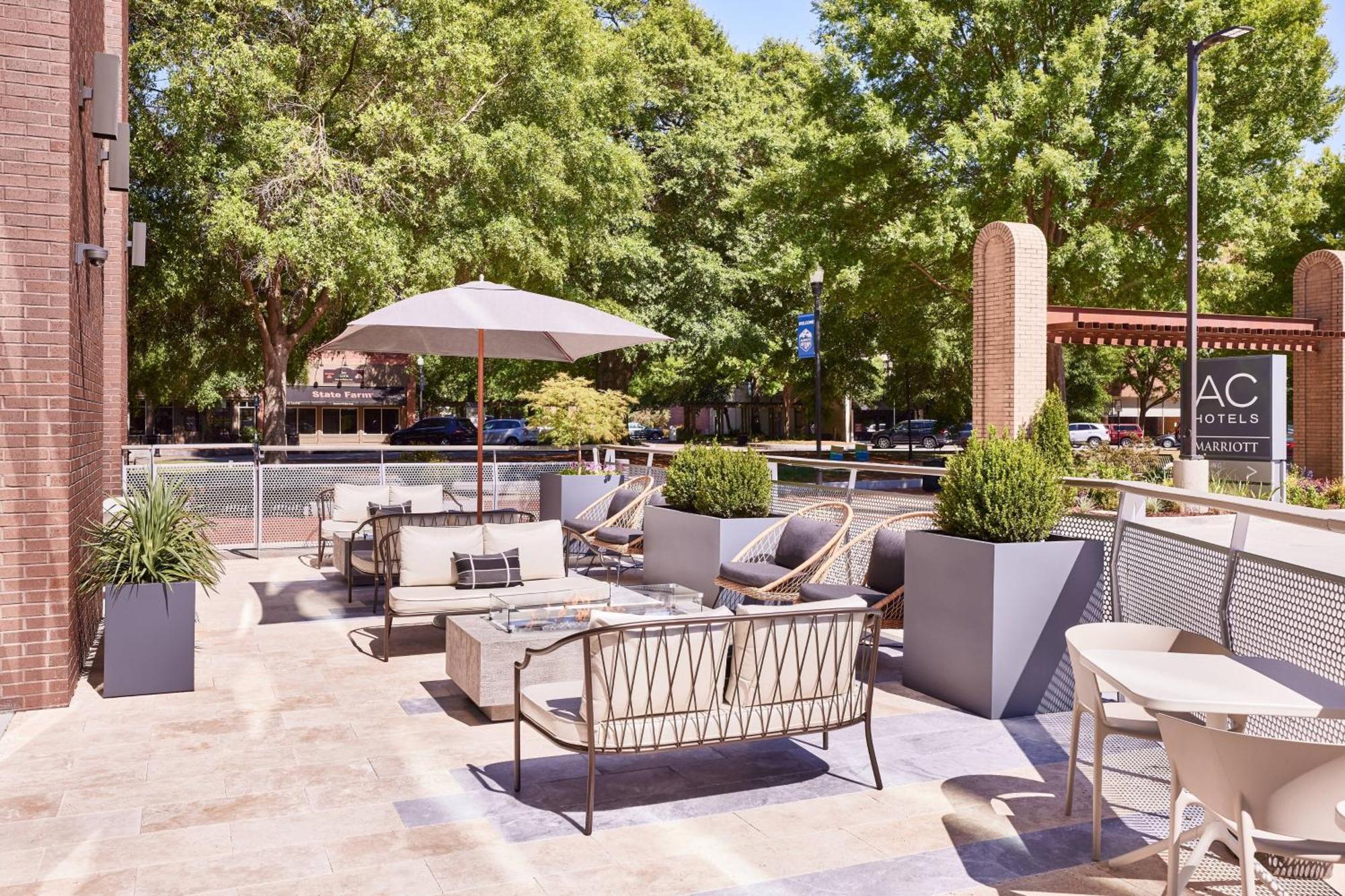 Ac Hotel By Marriott Columbus Downtown Exterior foto